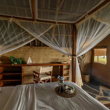 Mwazaro Beach Lodge Shimoni Exterior photo