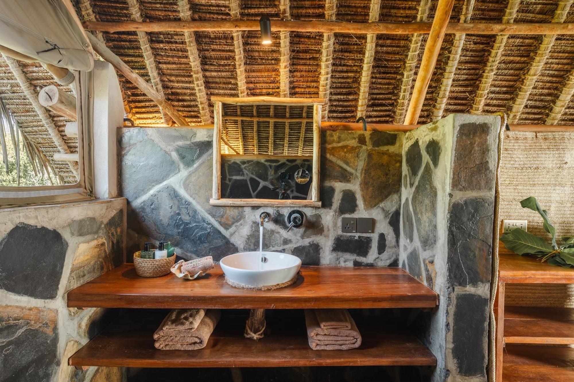 Mwazaro *