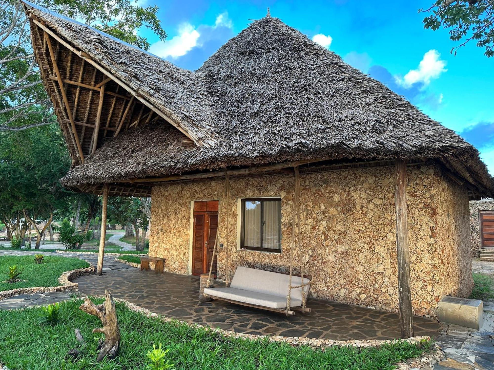 Mwazaro *